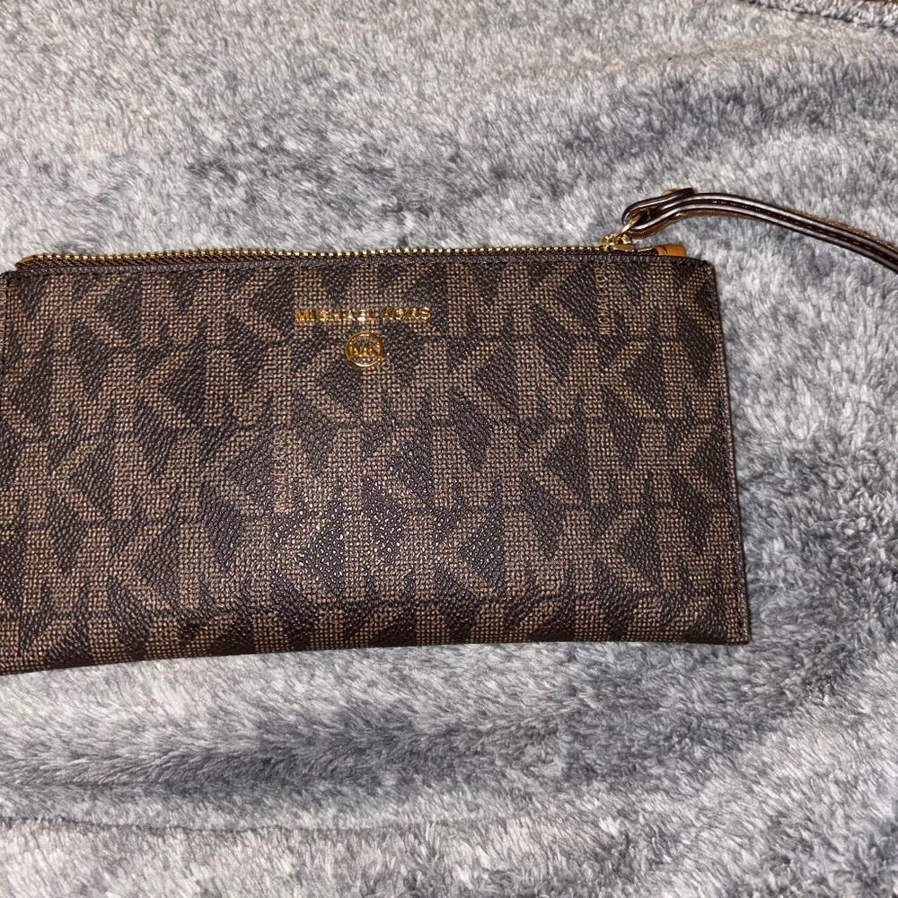 Jet Set Large Signature Logo Wristlet MK